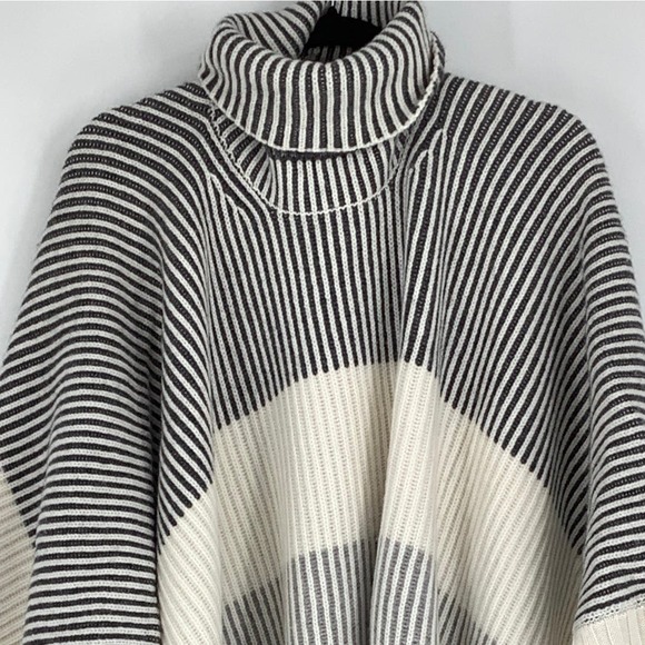 NEW! Naadam One Size $595 Wool Blend Fisherman Color Block Poncho Gray Blue J7-6 - Picture 8 of 13